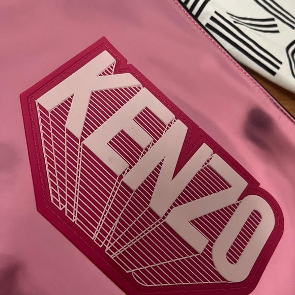 SOLD Kenzo metallic pouch - Picture 2 of 8